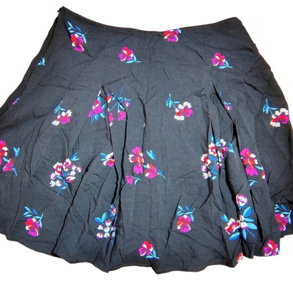 Forever 21 Womens XS Black Floral Rayon‎ Pleated Mini Skirt High Waisted indie